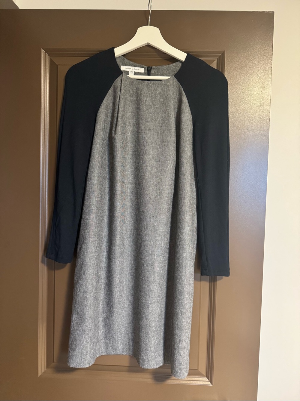 Judith & Charles Two-Tone Long Sleeve Shift Dress in Gray and Black
